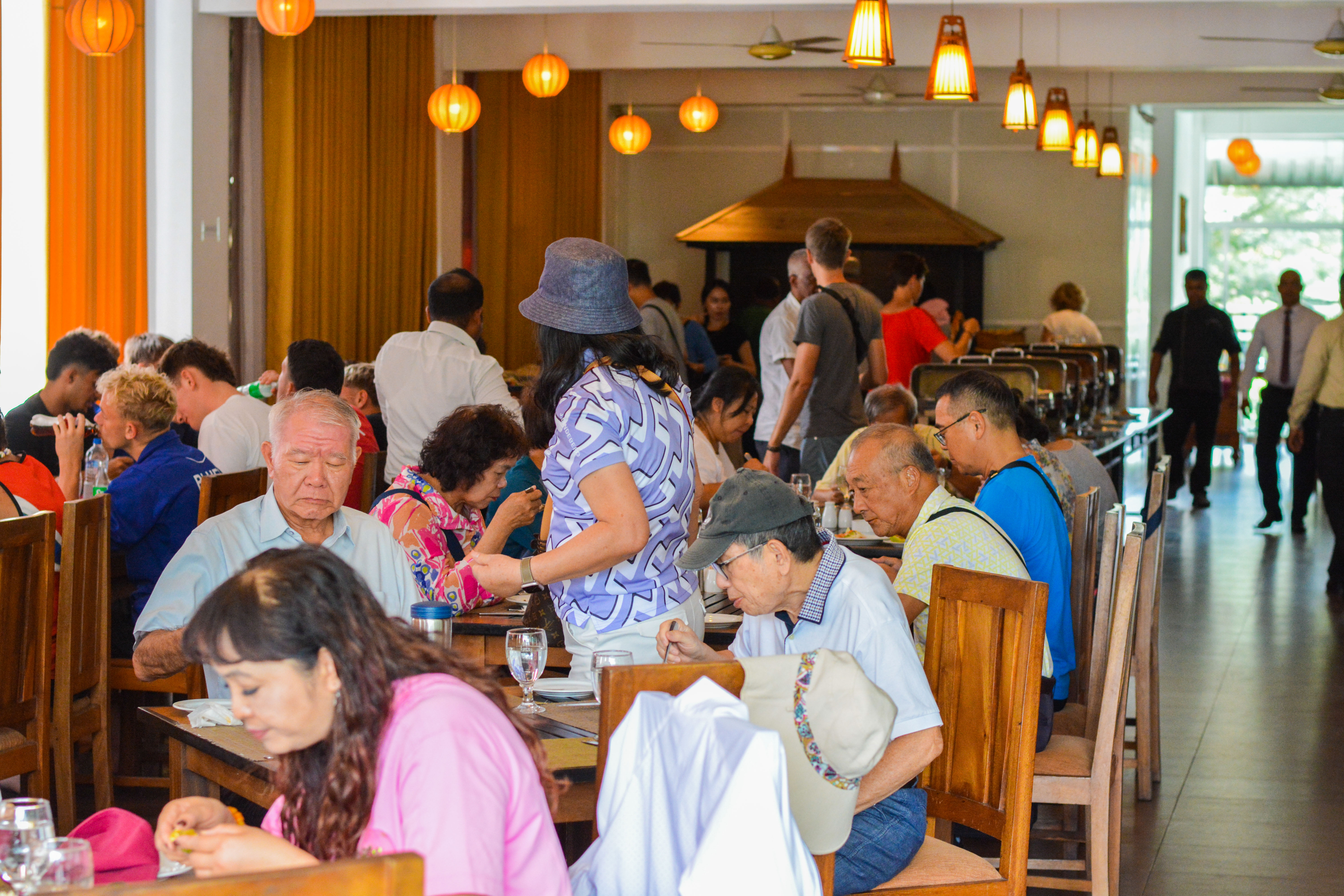 Exclusive Buffet Experience - Detail 1